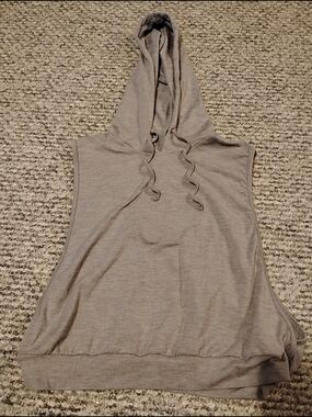Halara Sleeveless Hooded Top in Light Taupe/Grey